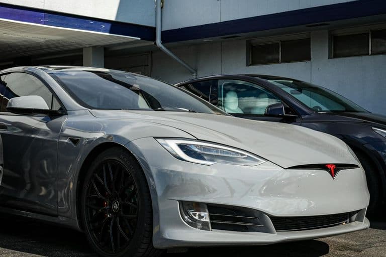 Tesla elhalasztja a Model S/X Signature átadóünnepségét