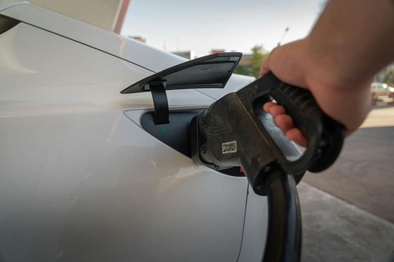 Megnyílt az első nem Tesla szupertöltő Nevadában