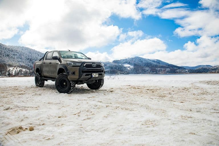 Elektromos Toyota Hilux: megvan az ár, jönnek a rendelések