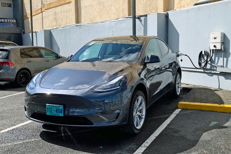 Tesla Model Y Long Range: közel 800 km hatótáv?
