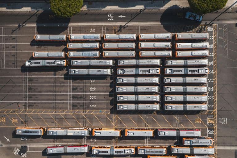 1400 elektromos busz: okos töltéssel segítik a hálózatot