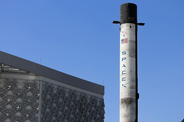 Tesla–SpaceX egyesülés: Musk billiós bónusza automatikusan járna?